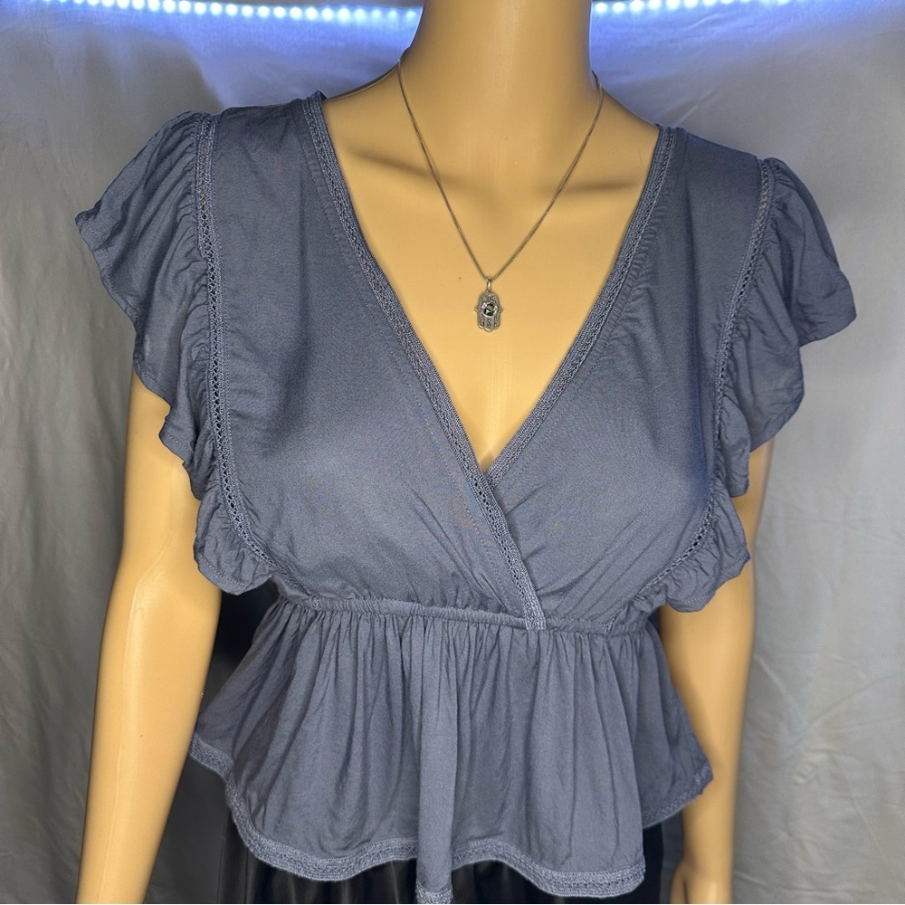 ABERCROMBIE AND FITCH Boho chic Tie Back crochet Lace Trim Top - blue - size XS
